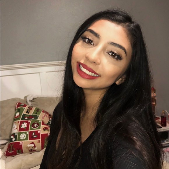 Meet your Posher, Isela - Picture 1 of 1